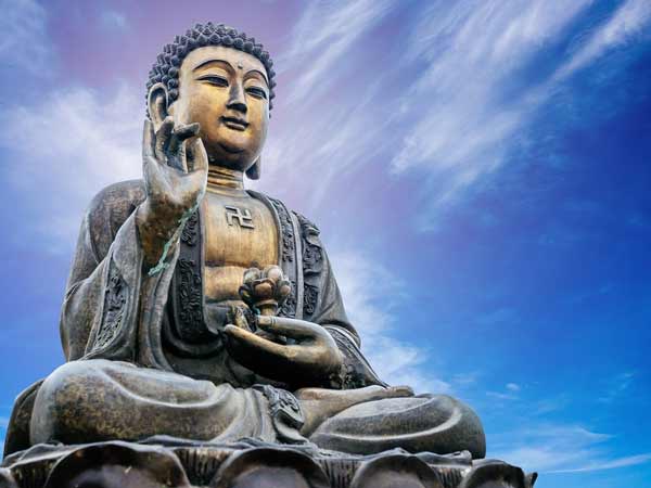 Chiêm bao thấy Phật thì nên đánh số đề con bao nhiêu?