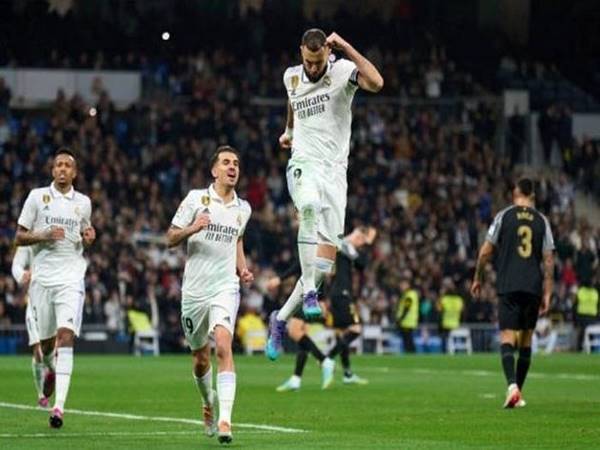 Tin Real 16/2: Benzema tỏa sáng giúp Real đánh bại Elche