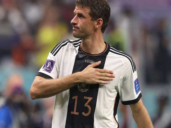 Số áo của Muller là bao nhiêu?