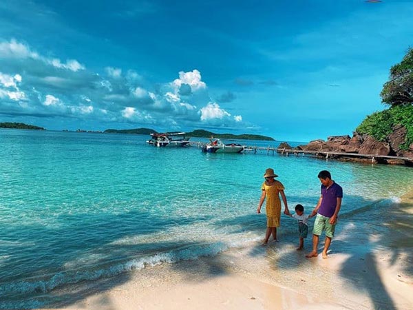 Nằm mộng thấy đi du lịch đánh con gì may mắn có ý nghĩa gì