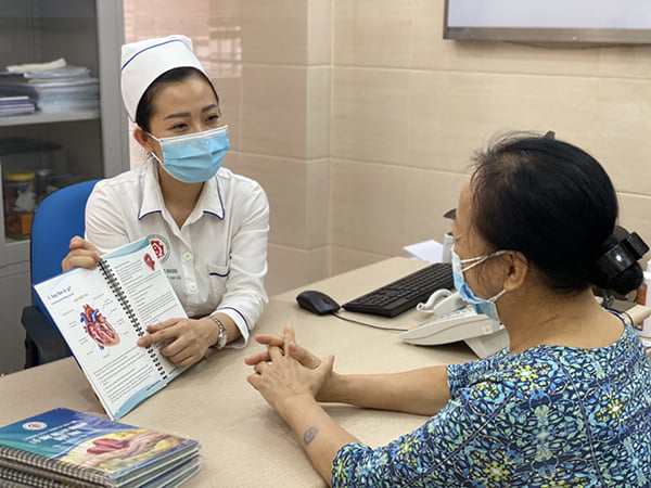 Nhìn thấy khám bệnh mang ý nghĩa gì mua vé số con gì may mắn