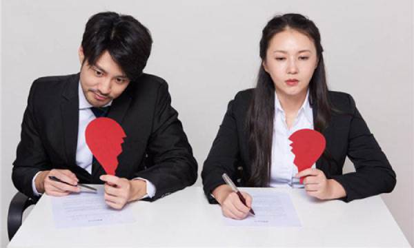Nằm mơ thấy bị ép ly hôn dù không muốn