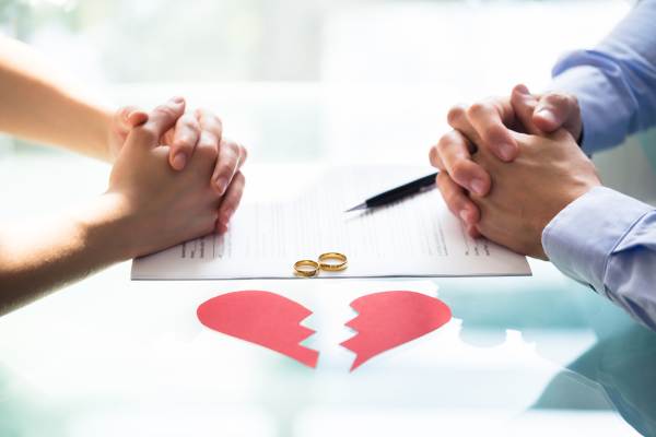 Mơ thấy ly hôn: Điềm báo trước xui xẻo hay may mắn?