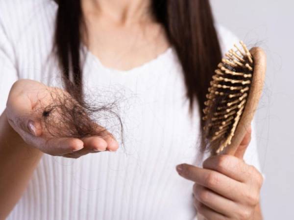 Mơ thấy rụng tóc có liên quan đến tiền bạc không?