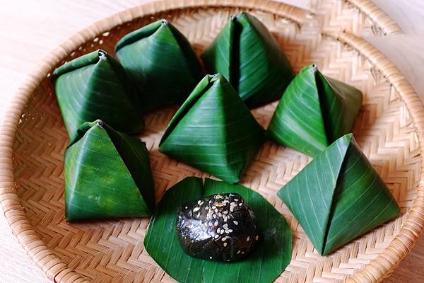Nằm mơ thấy bánh ít là tín hiệu may mắn hay cảnh báo?