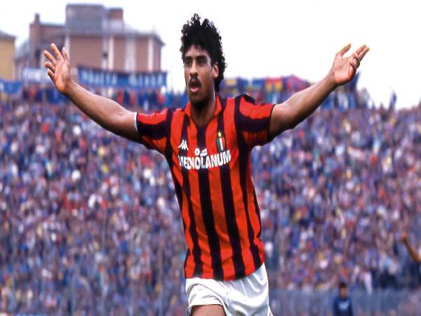 Rijkaard trong màu áo CLB AC Milan