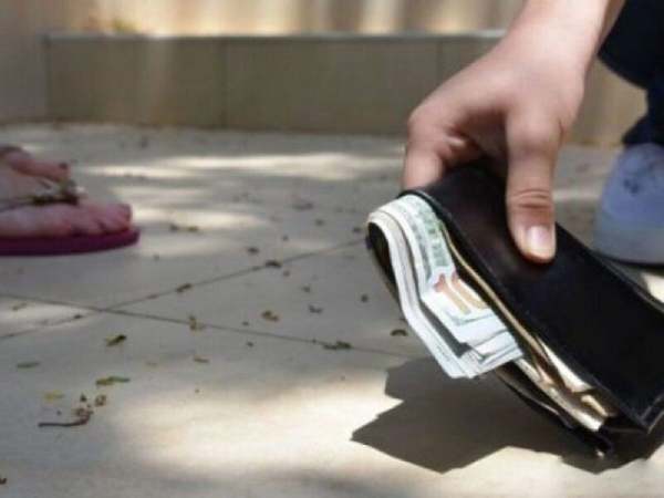 Chuyên gia giải thích nằm mơ thấy mất ví tiền là điềm gì