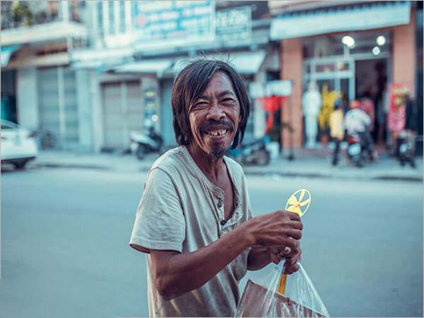 Chiêm bao thấy người điên hiền lành, dễ thương