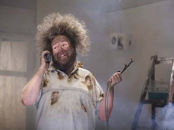 Nằm mơ thấy người điên là điềm gì biết sớm còn tránh?